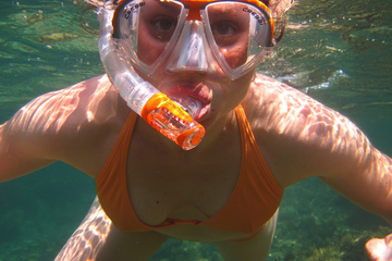 Snorkelling For Beginners: How Does a Snorkel Keep Water Out