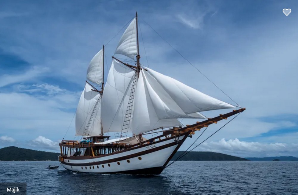 Majik Liveaboard Diving Review Indonesia Komodo